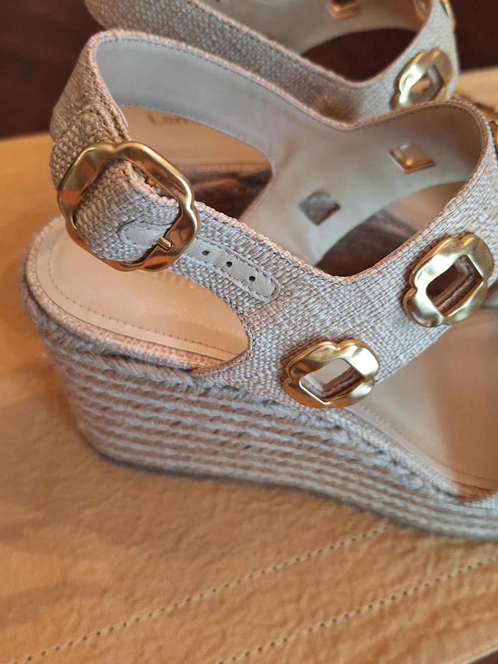 Larroude (Lux) Espadrille Sandals with Gold Accents Beige Wedge Sz 8